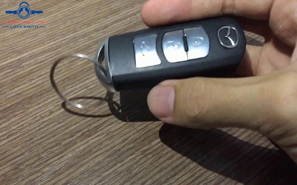 Sửa Chữa Làm Chìa khóa xe Mazda 3 remote hatback