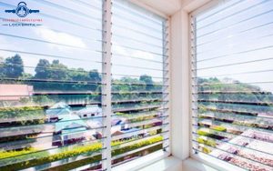 Cửa chớp nhôm và cửa chớp lật có gì khác biệt?