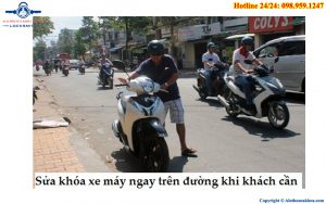 Cách mở khóa cổ xe máy đối với các dòng xe số thông dụng