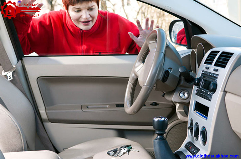 Các cách xử lý khi bỏ quên chìa khoá ô tô trong xe bạn cần gi nhớ