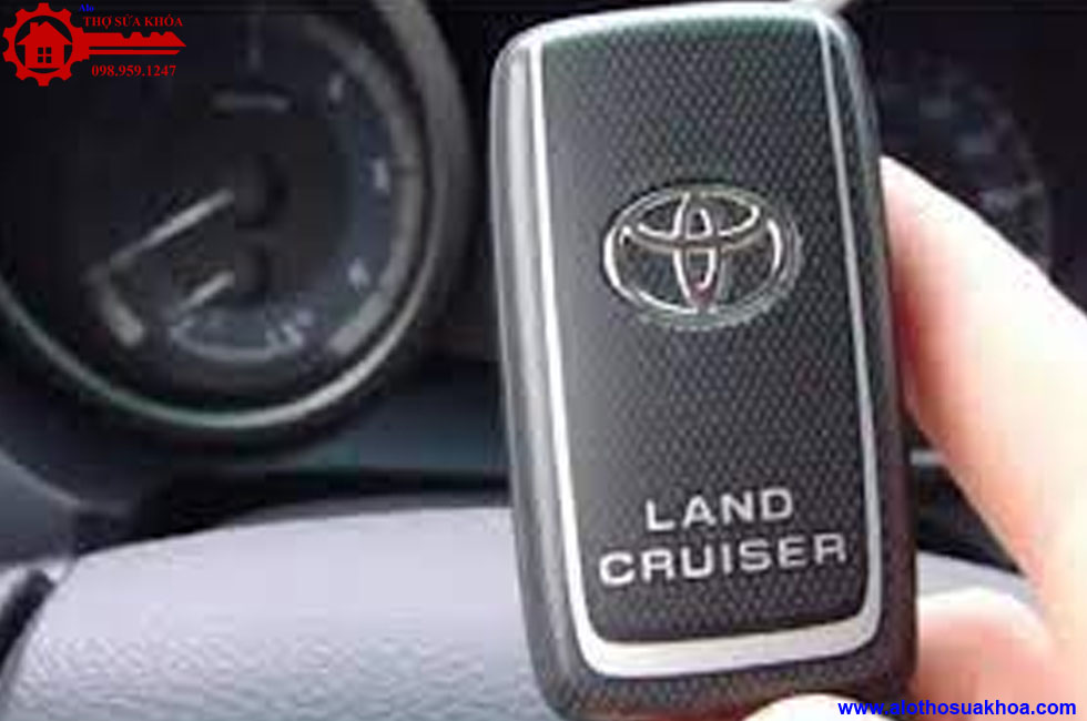 Thay độ vỏ chìa khoá ôtô Land Cruiser giá rẻ chất lượng tận nơi
