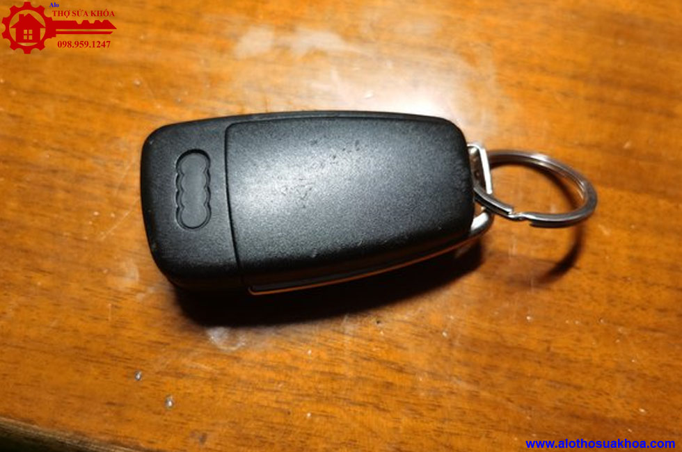 Cách thay pin chìa khóa ôtô Audi A3... chính hãng an toàn giá rẻ nhất
