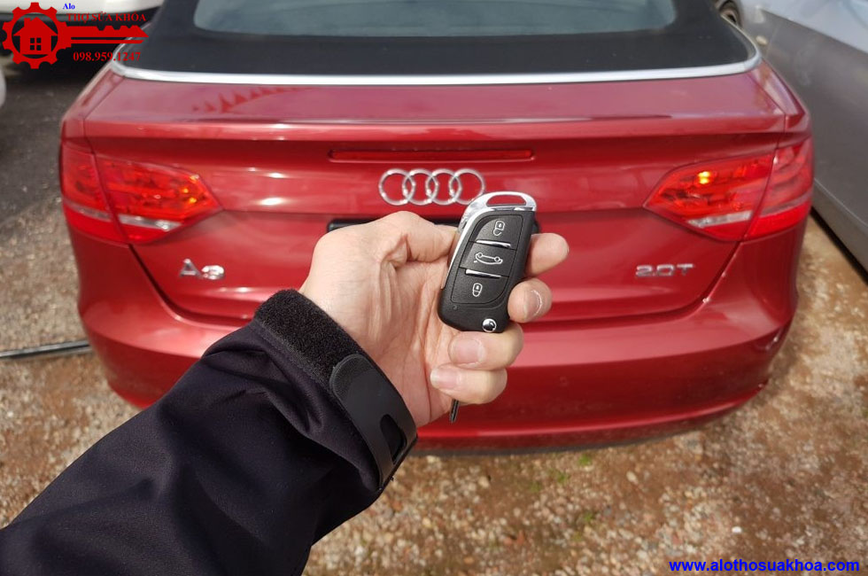 Làm chìa khóa xe Audi A2.. có 3,4 nút tận nơi giảm 50% phí lắp đặt