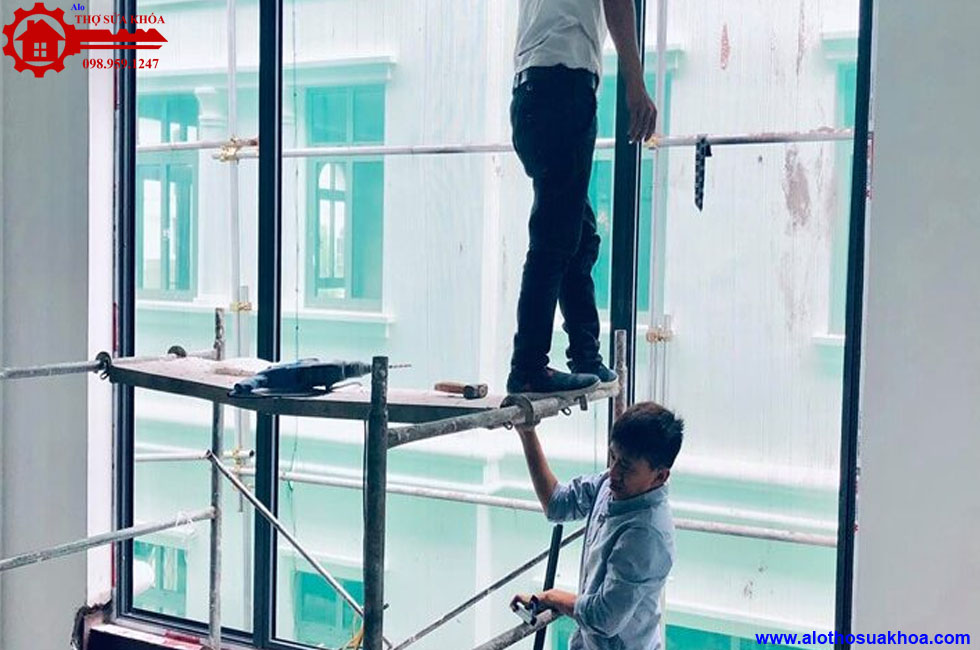 Thợ sửa cửa kính tại Hòa Vang uy tín Giá rẻ nhất 24/7 tới sau 15'