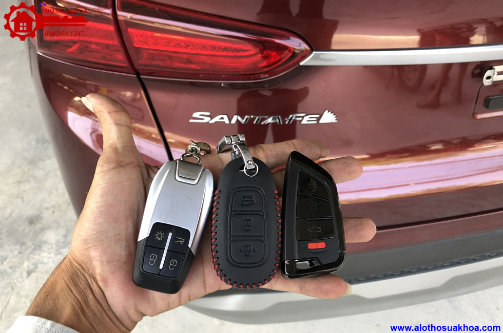 Hướng dẫn cách thay pin chìa khóa ôtô Hyundai