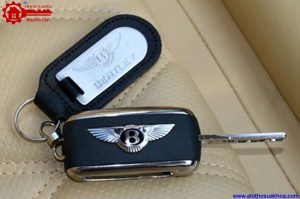 Làm chìa khóa xe Bentley Mulsame tận nơi-chính hãng-máy chẩn đoán OBD