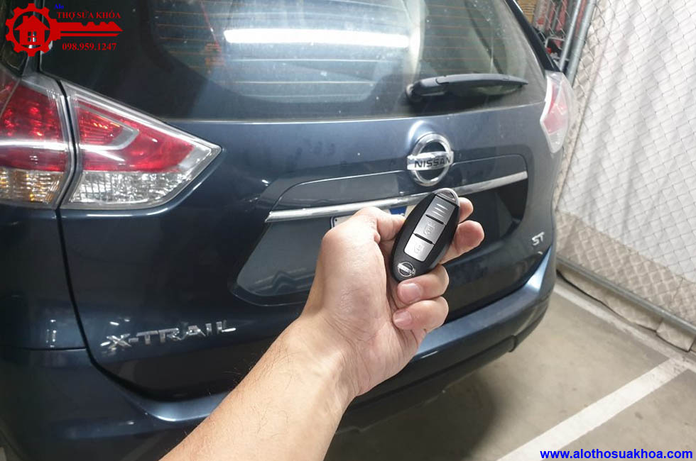 Làm Chìa khóa xe Nissan Xtrail thông minh 3 nút giảm 100% phí lắp mới