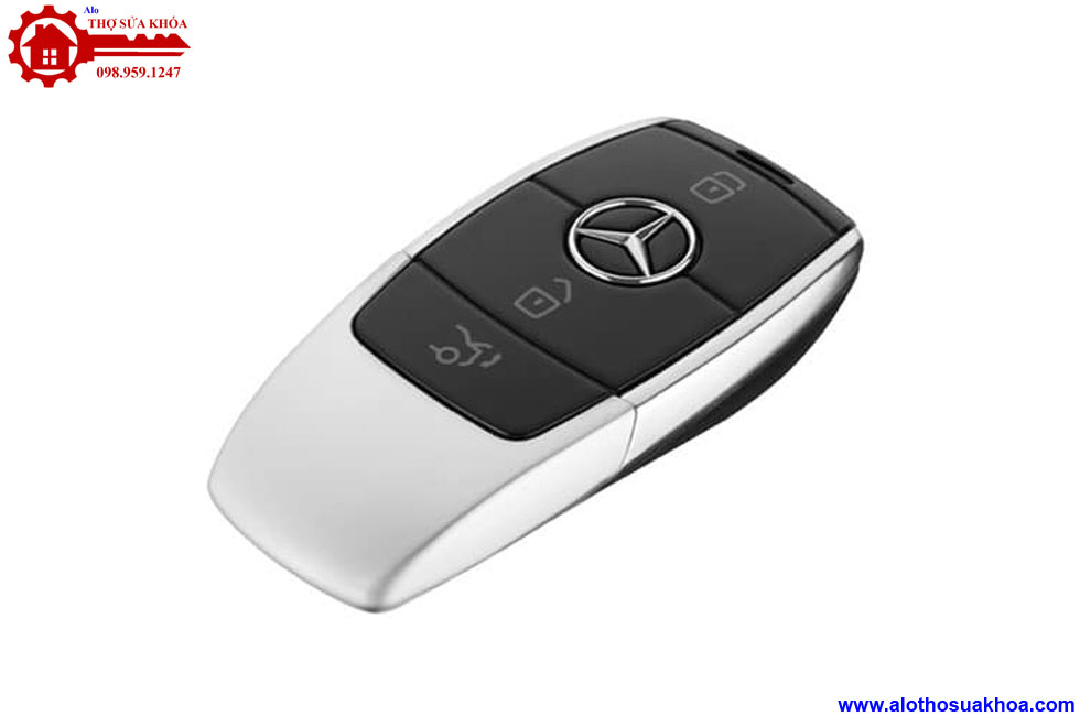 Cách thay pin chìa khóa xe Mercedes đúng kỹ thuật đơn giản dễ thực hiện