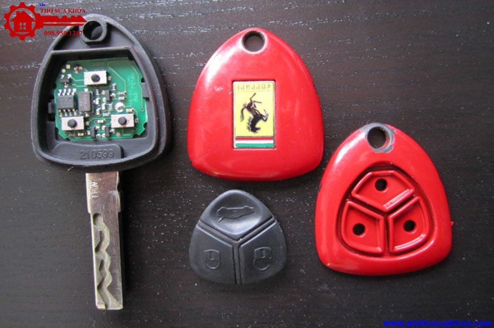  chìa khóa remote Ferrari 3 nút 
