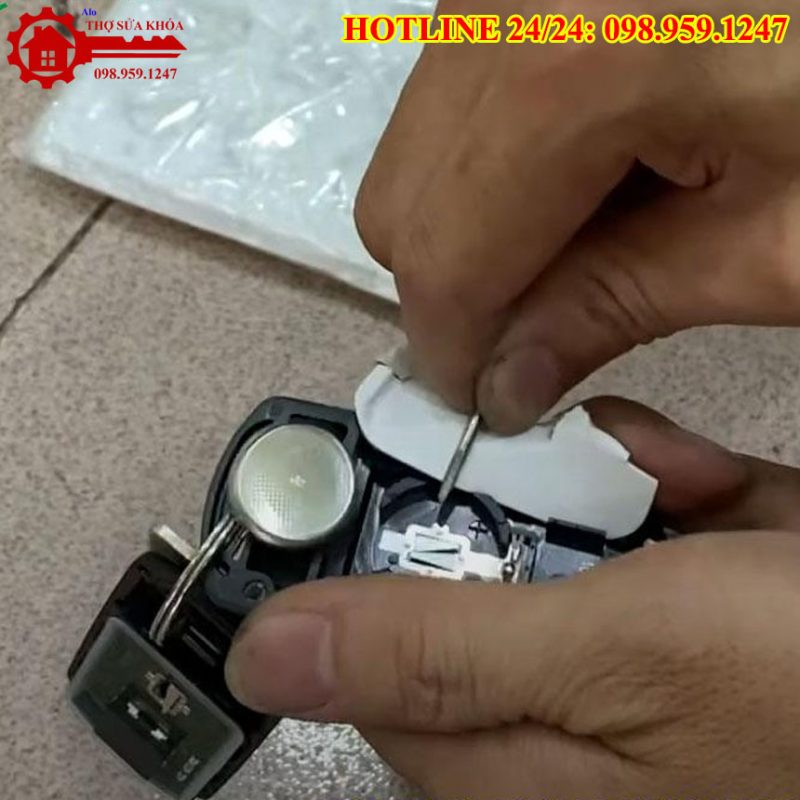 Kiểm Tra và Thay Pin Smartkey Honda